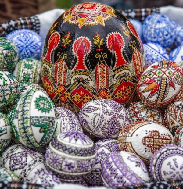 Празнување на Велигден во Романија